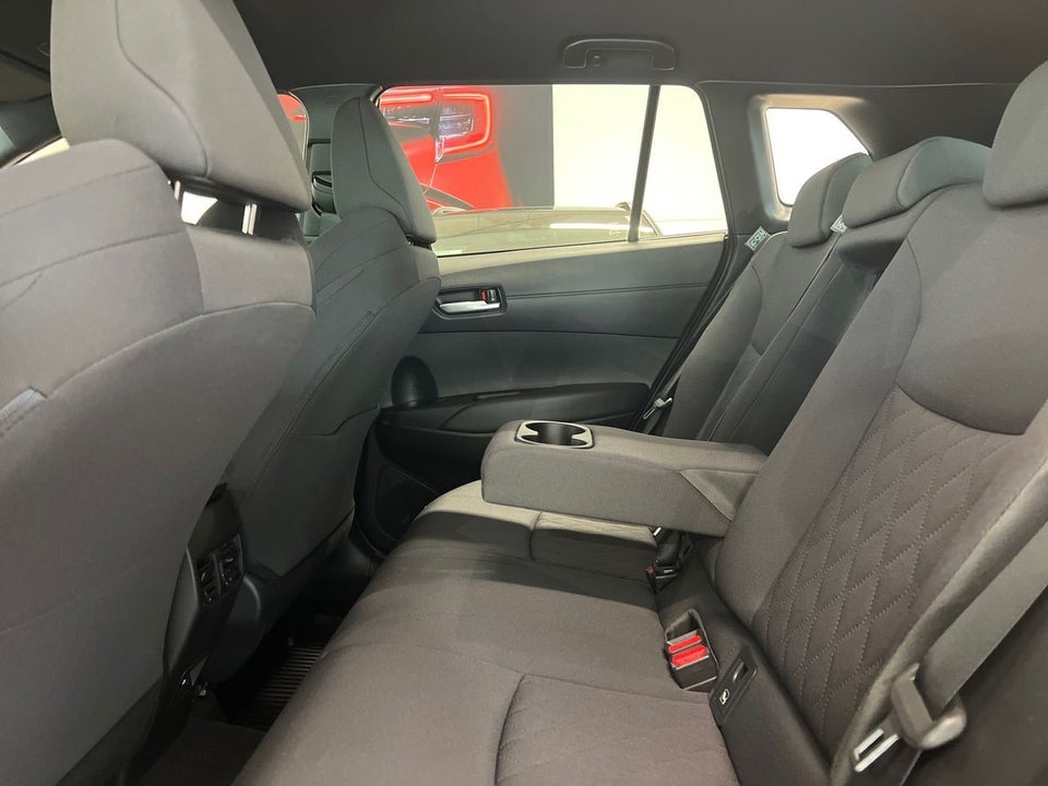 Toyota Corolla Cross 2,0 Hybrid Active CVT 5d