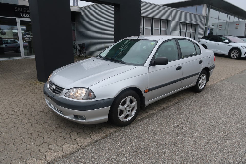 Toyota Avensis 1,8 VVT-i Sol 5d