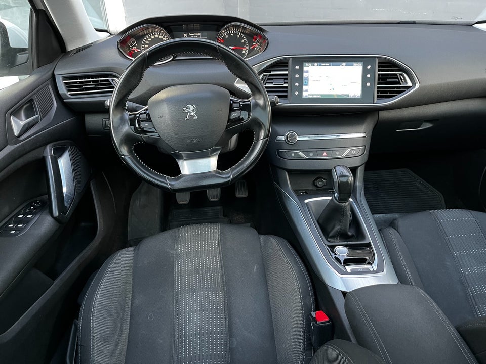 Peugeot 308 1,2 e-THP 110 Style 5d