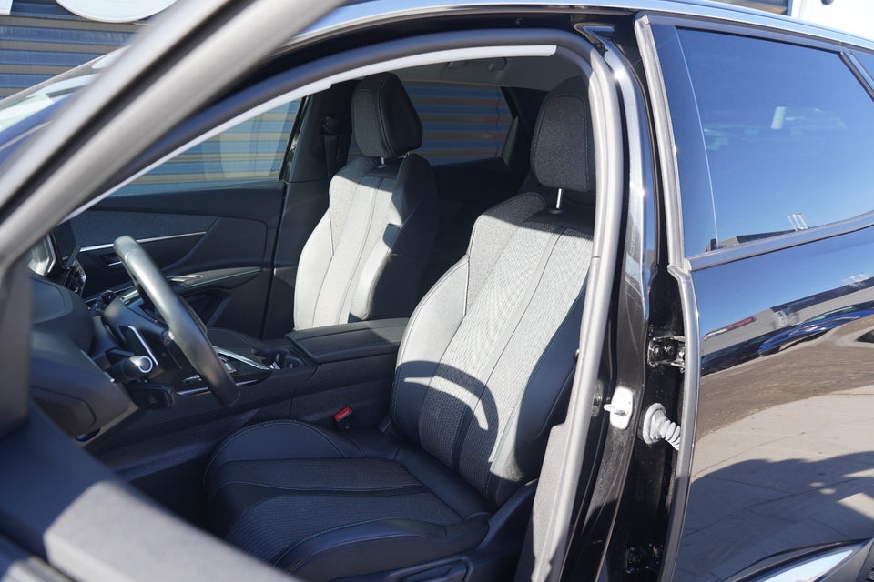 Peugeot 3008 1,6 Hybrid Allure Pack EAT8 5d