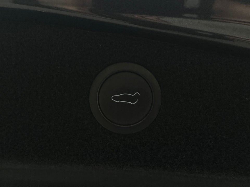 Tesla Model 3 Long Range AWD 4d
