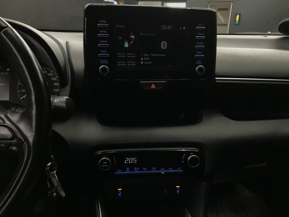 Toyota Yaris 1,5 Hybrid H3 Vision e-CVT 5d