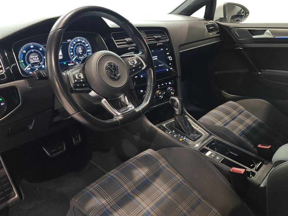 VW Golf VII 1,4 GTE DSG 5d