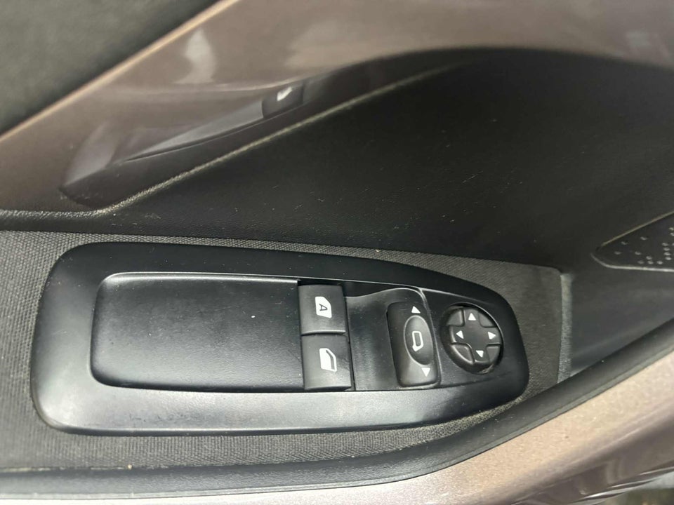 Peugeot 2008 1,2 VTi 82 Access 5d