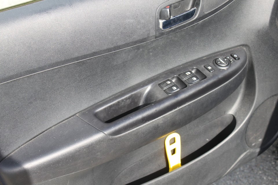 Skoda Fabia 1,4 16V 75 Ambiente Combi 5d