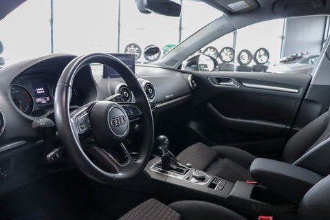 Audi A3 2017 — miniature 4
