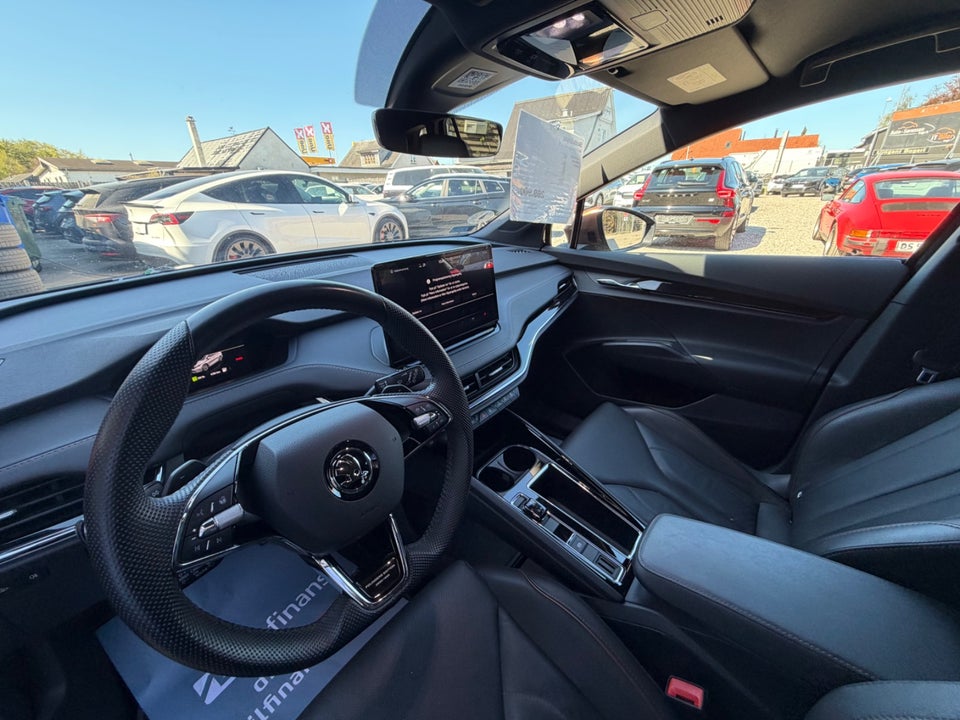 Skoda Enyaq 80x iV Founders Edition 5d