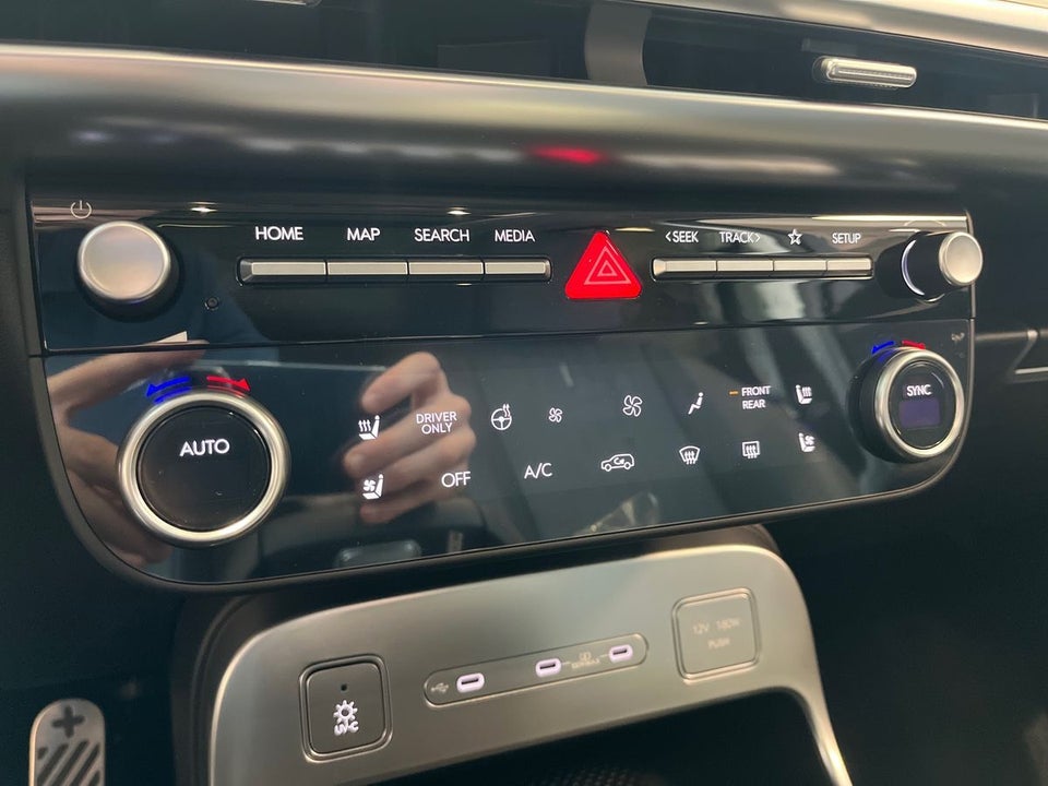 Hyundai Ioniq 9 110 Calligraphy 4WD 7prs 5d