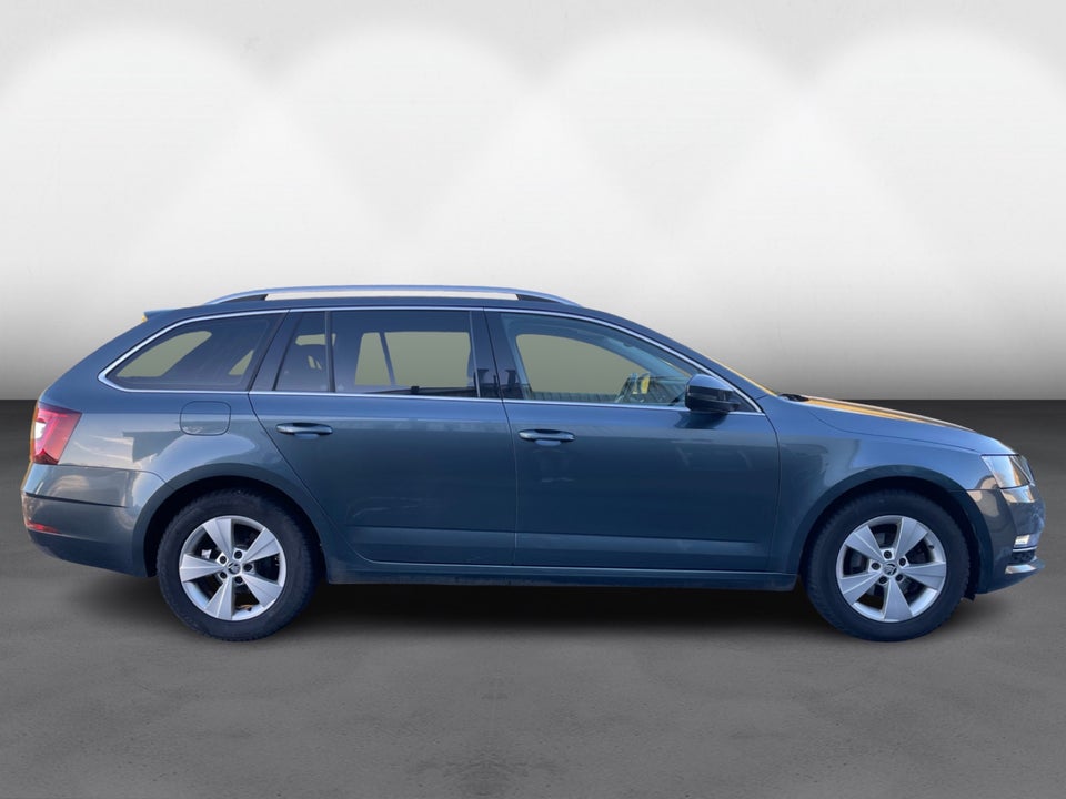 Skoda Octavia 1,6 TDi 115 Style Combi DSG 5d
