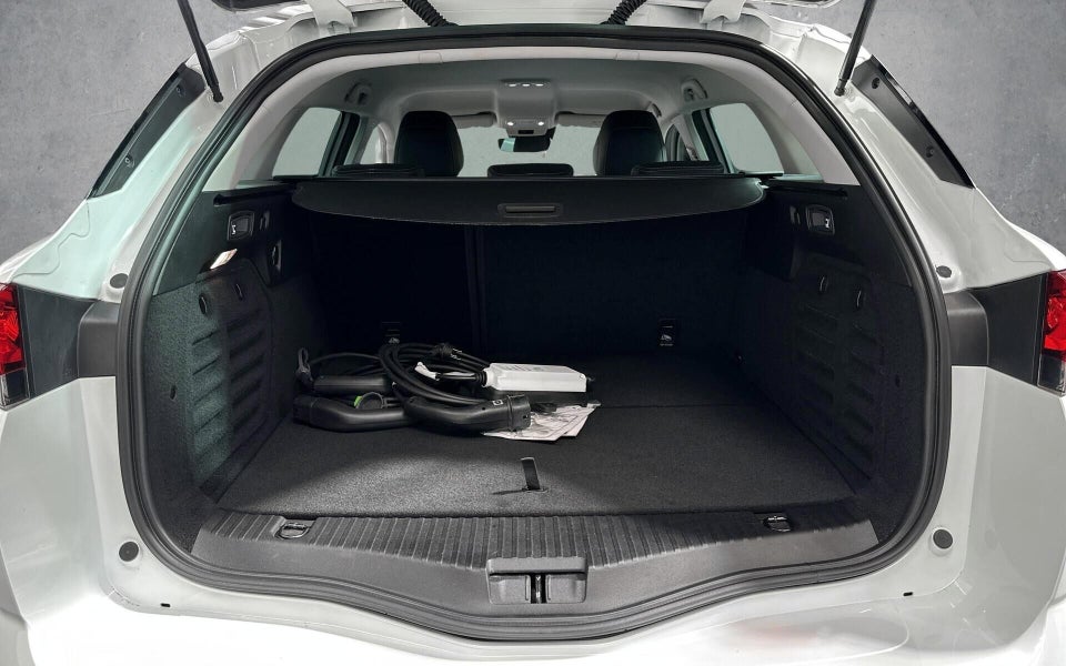 Renault Megane IV 1,6 E-Tech Zen Sport Tourer 5d