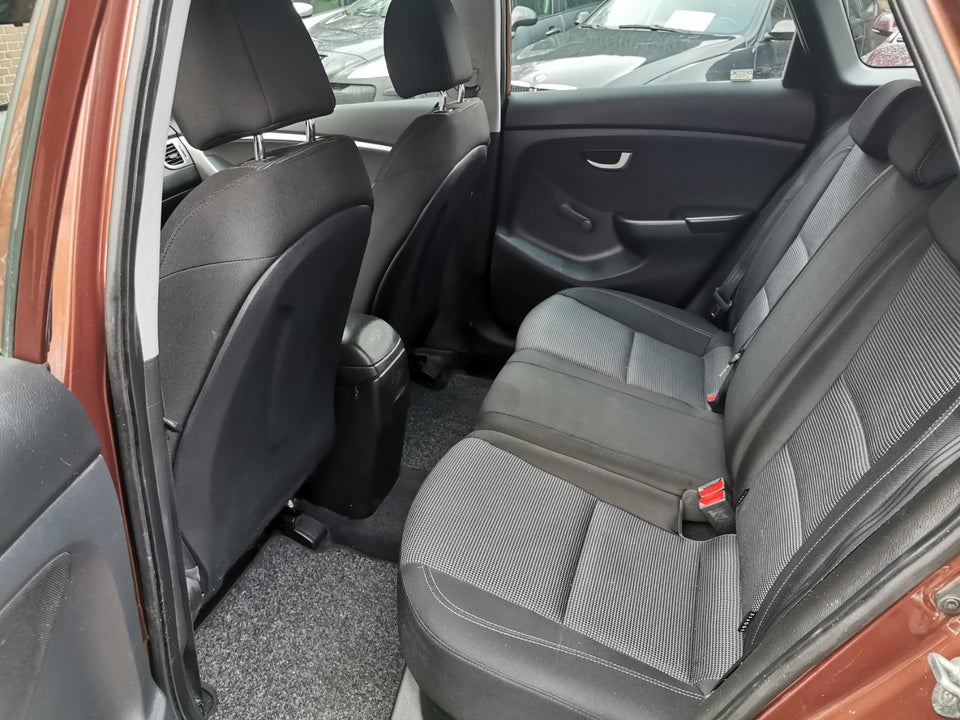 Hyundai i30 1,4 CVVT Comfort CW 5d
