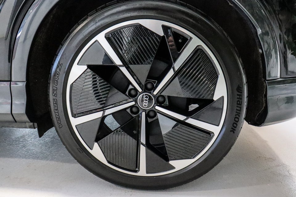 Audi Q4 e-tron 40 S-line 5d