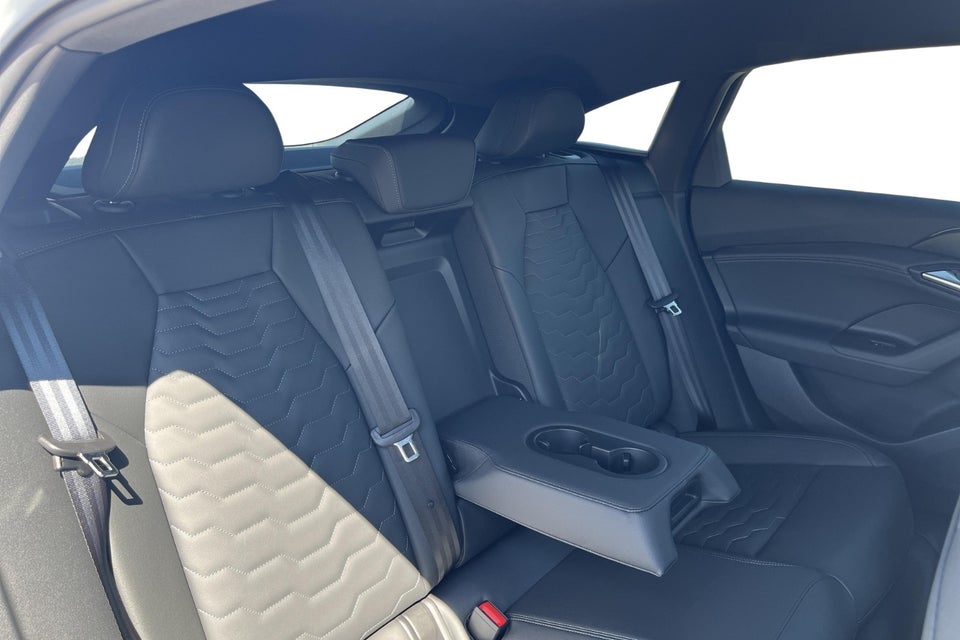 Audi A6 e-tron S-line plus Sportback quattro 5d