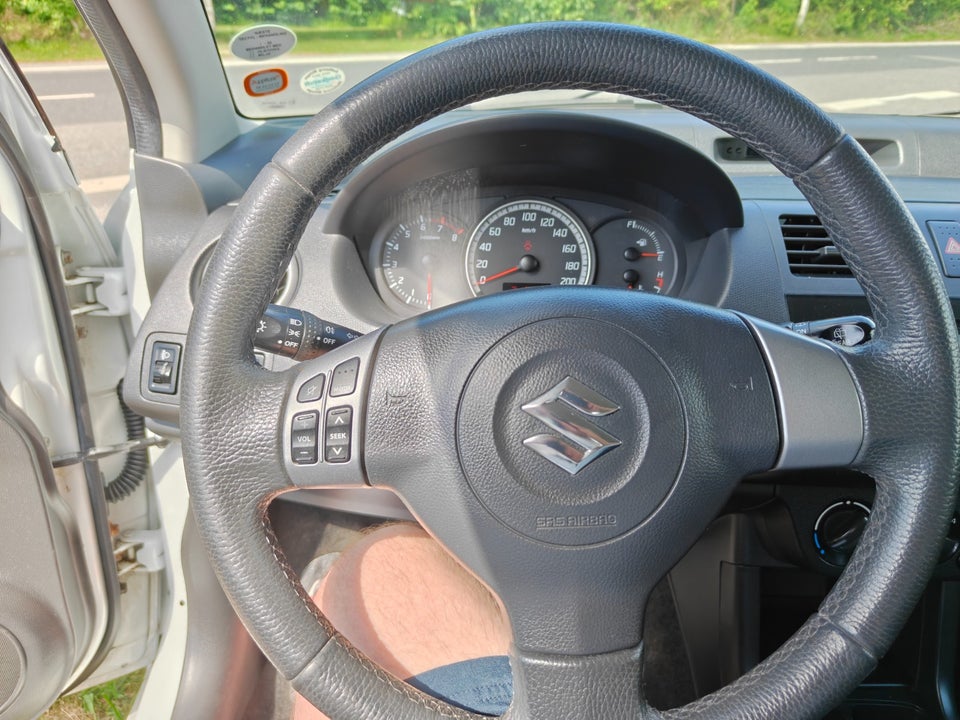 Suzuki Swift 1,5 GLX 5d