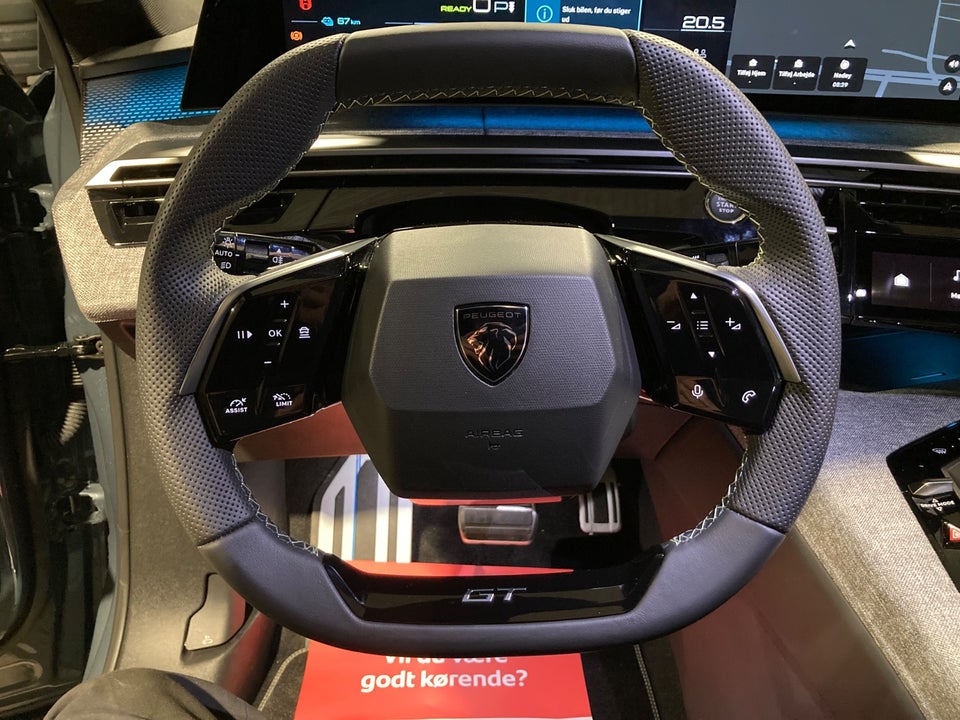 Peugeot e-3008 77 GT 5d