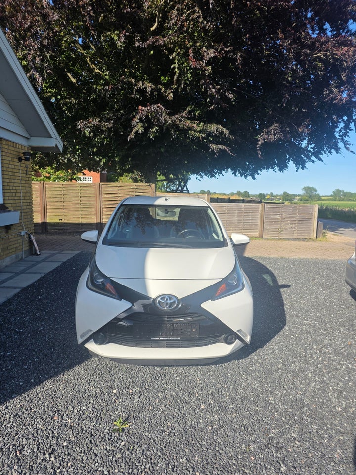 Toyota Aygo 1,0 VVT-i x-play 5d