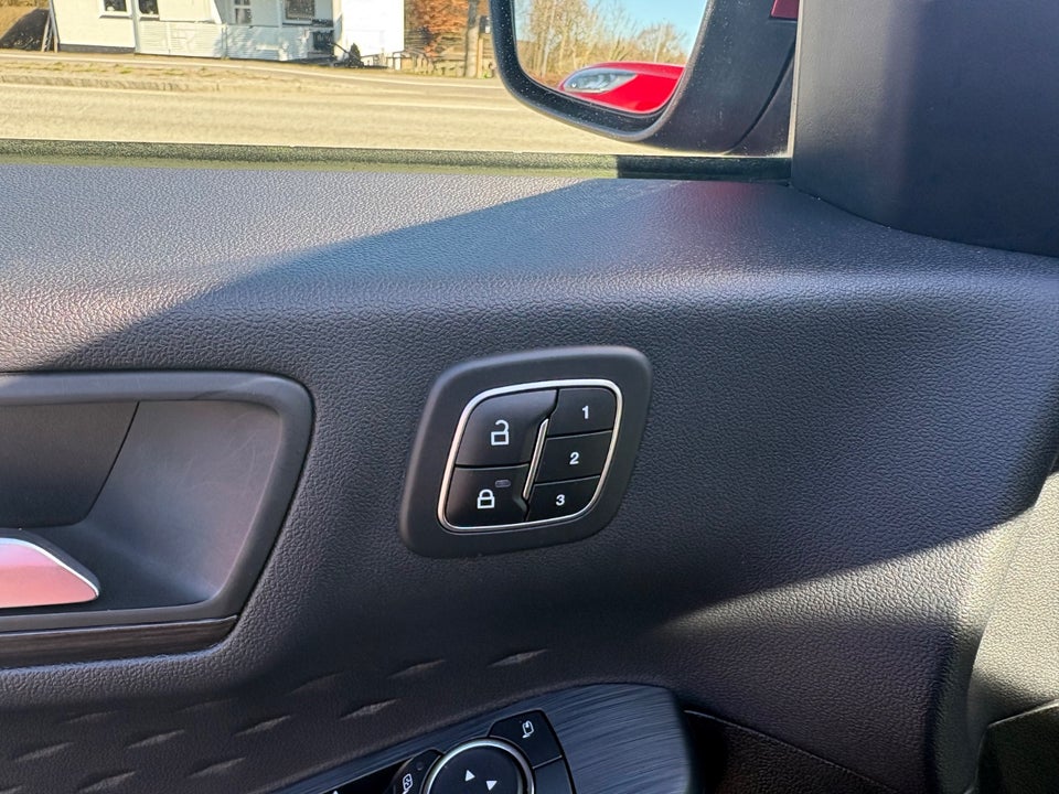 Ford Kuga 2,5 PHEV Vignale CVT 5d