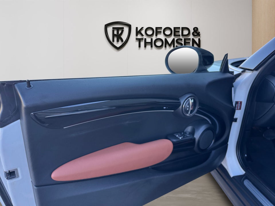 MINI Cooper SE Essential 3d