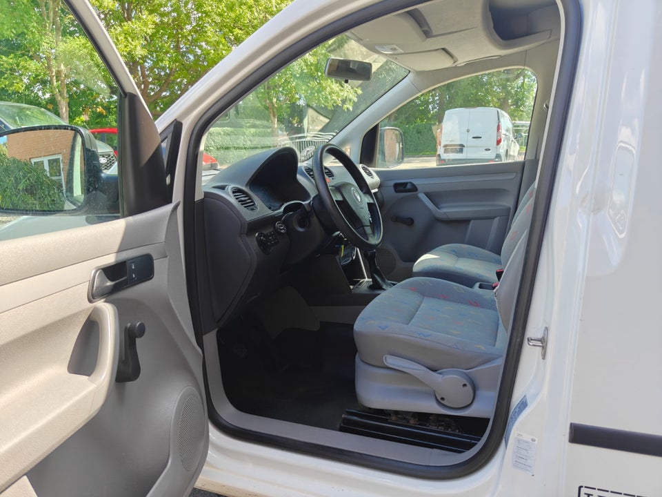 VW Caddy Maxi 1,6 TDi 102 Comfortline BMT Van 4d