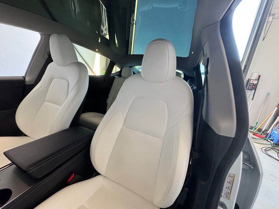 Tesla Model Y RWD 5d