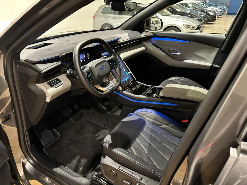 Ford Explorer 82 Premium Extended Range 5d