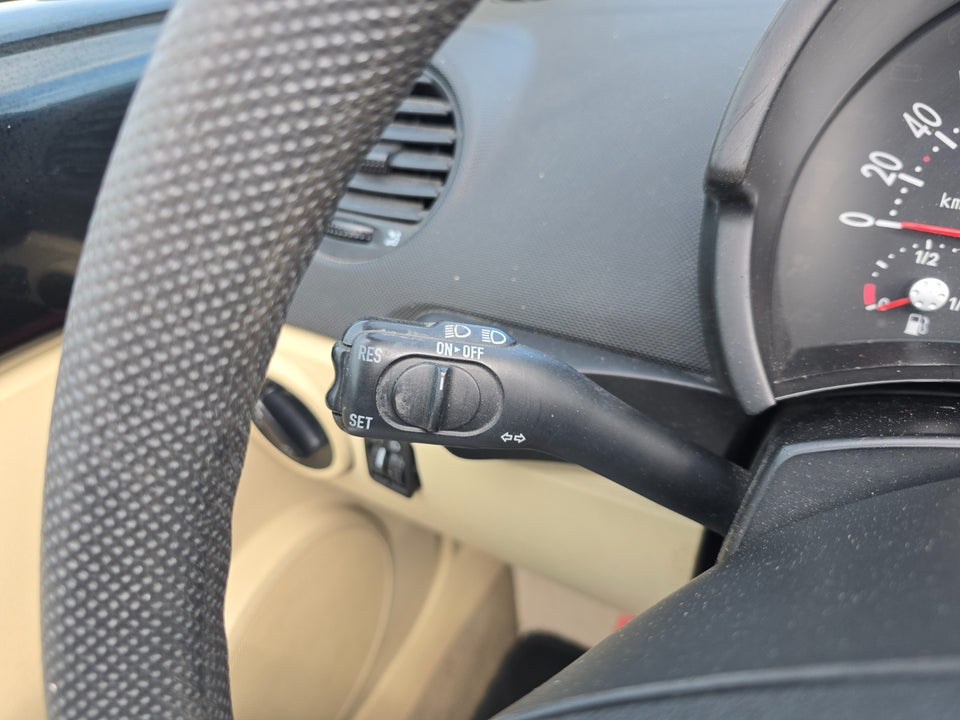 VW New Beetle 1,6 Cabriolet 2d