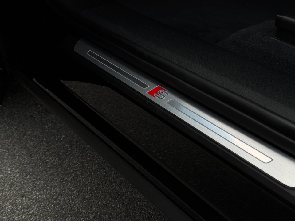 Audi e-tron 55 S-line Sportback quattro 5d