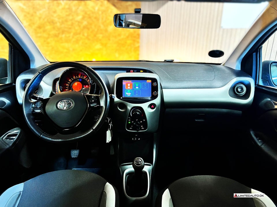 Toyota Aygo 1,0 VVT-i x-press 5d