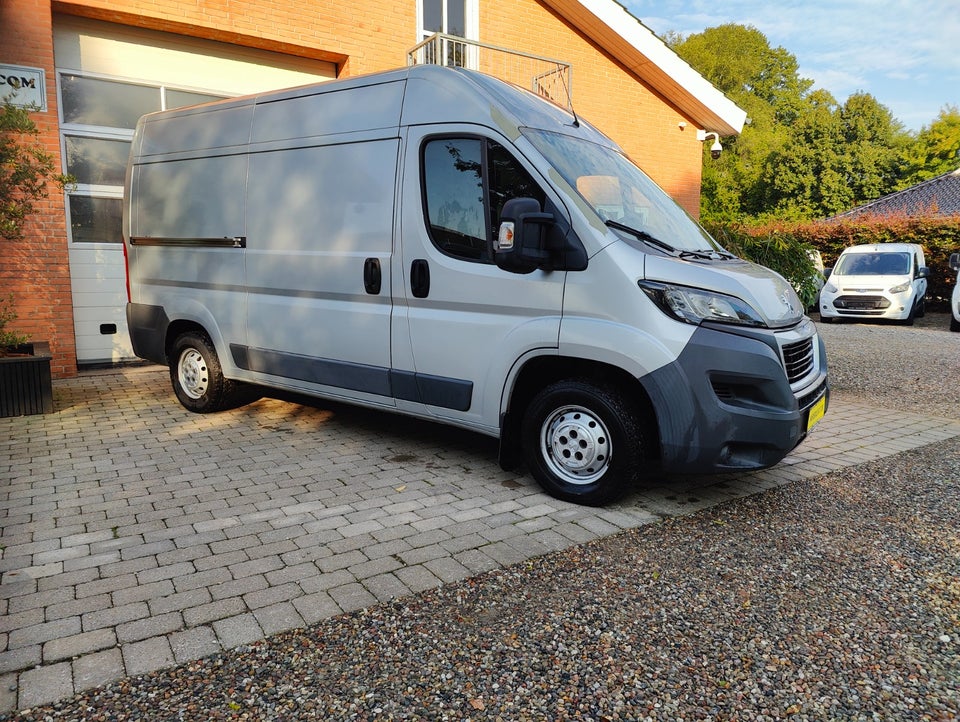 Peugeot Boxer 335 2,0 BlueHDi 163 L2H2 Premium