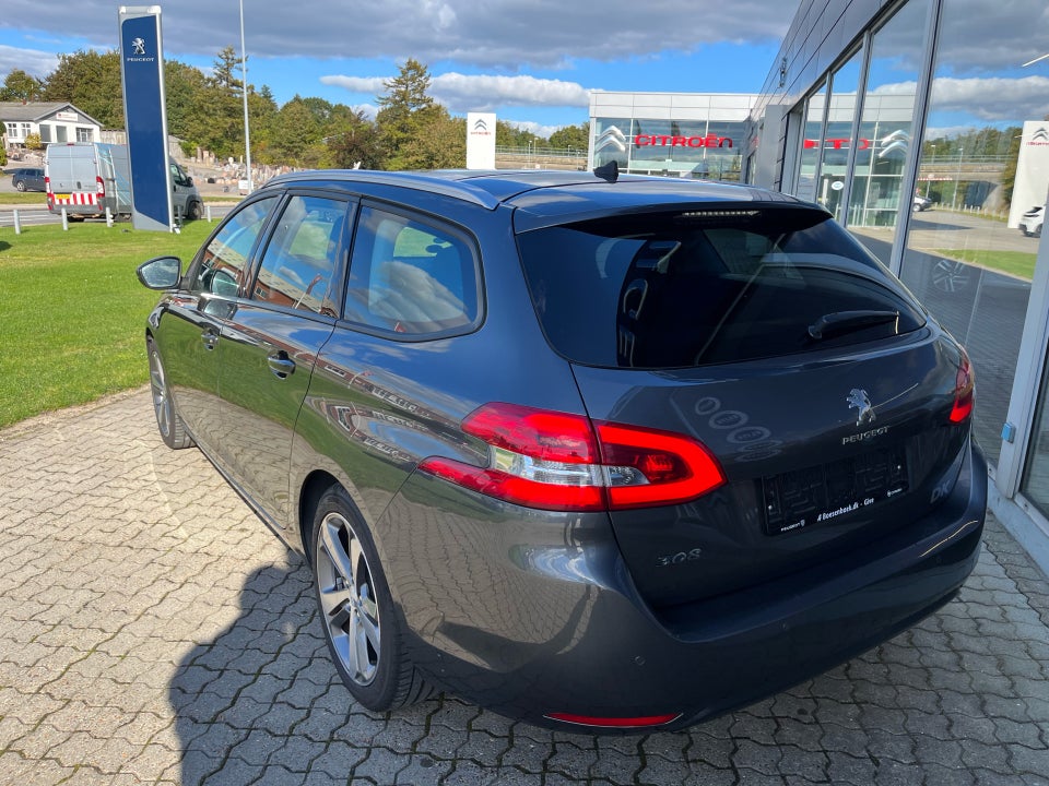 Peugeot 308 1,5 BlueHDi 130 Selection Sky SW EAT8 5d