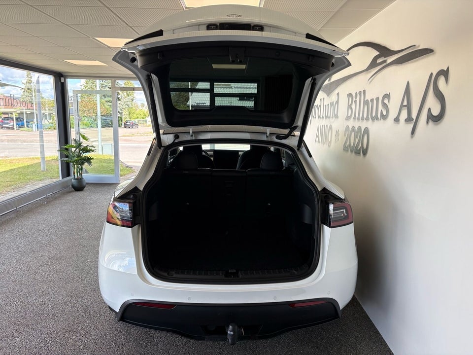 Tesla Model Y Long Range AWD 5d