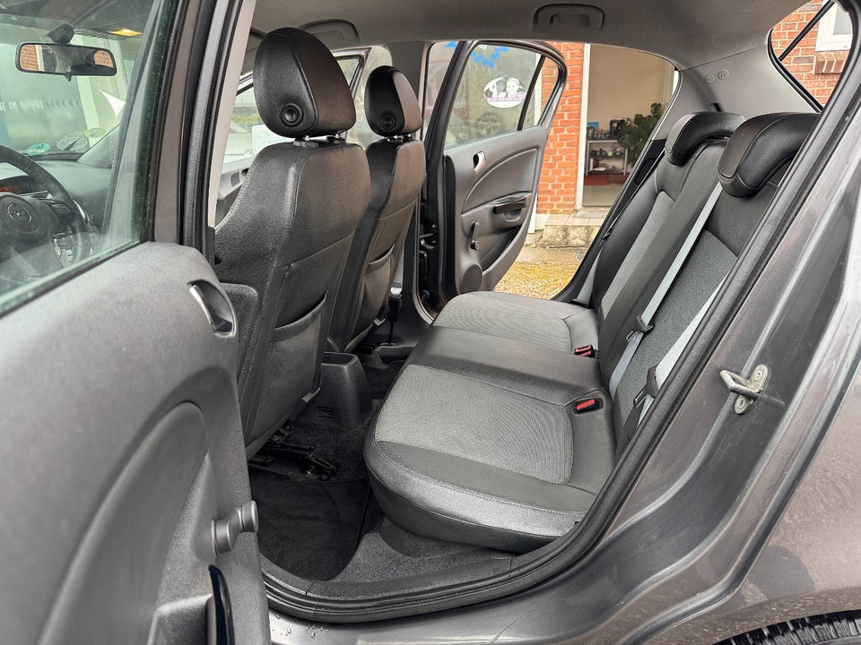 Opel Corsa 1,4 16V Cosmo 5d