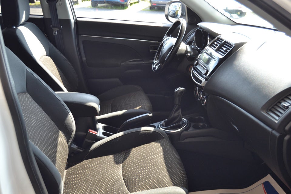 Mitsubishi ASX 1,6 Invite 5d