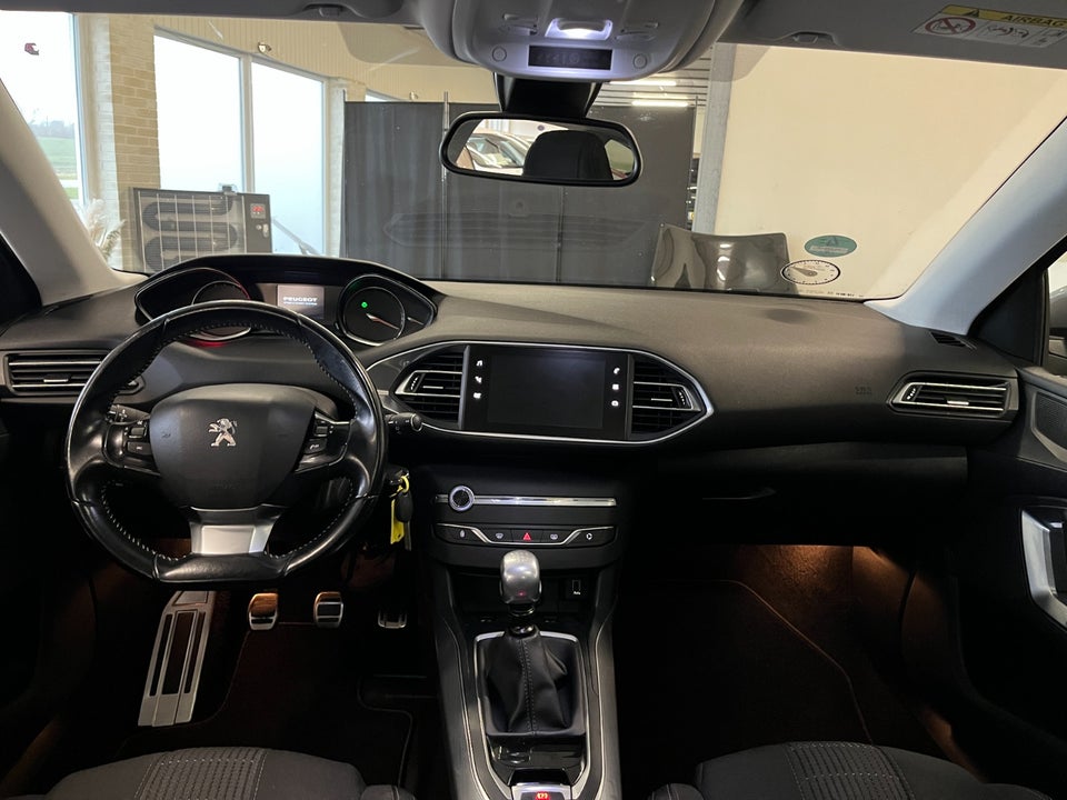 Peugeot 308 1,6 BlueHDi 120 Allure Sky SW 5d