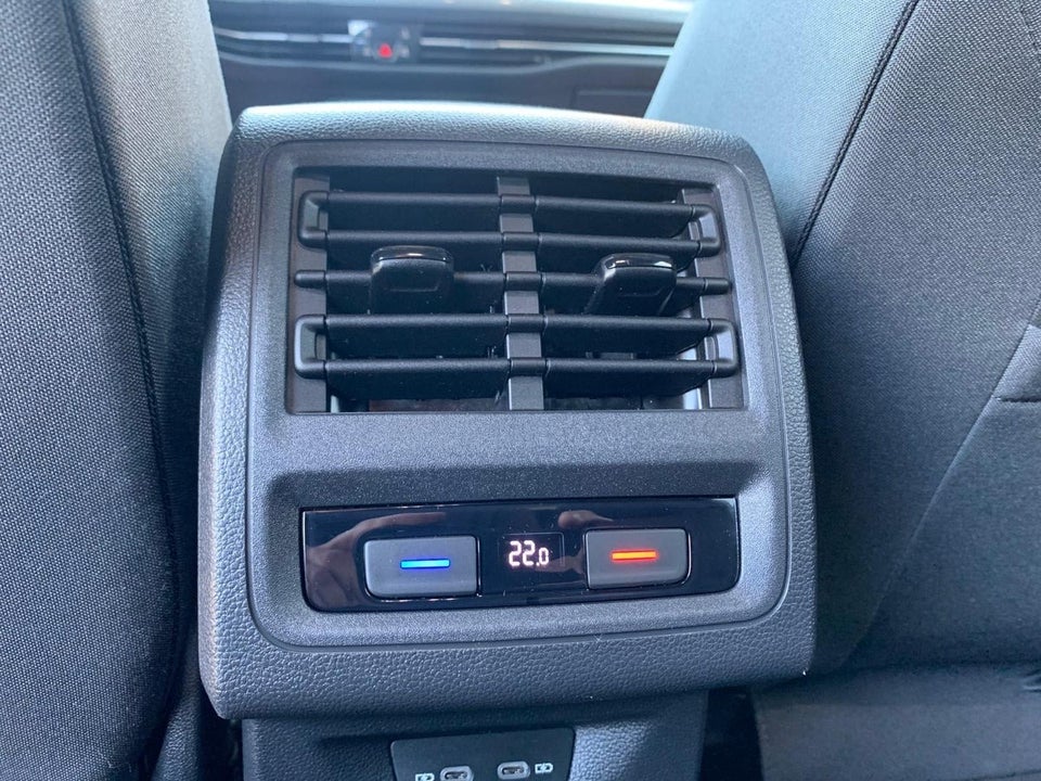 VW Golf VIII 1,4 GTE DSG 5d