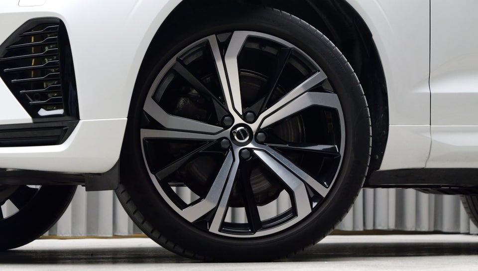 Volvo XC60 2,0 T6 ReCharge R-Design aut. AWD 5d