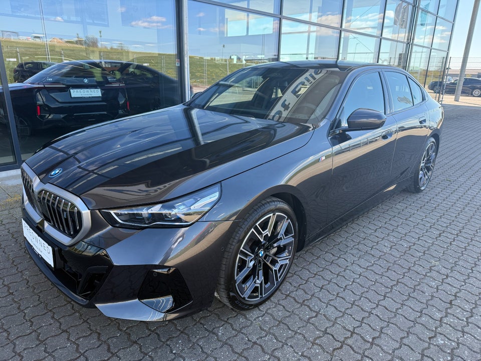 BMW i5 eDrive40 Fully Charged M-Sport 4d