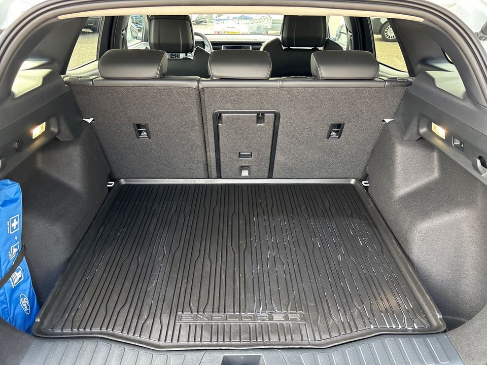 Ford Explorer 79 Select Extended Range AWD 5d