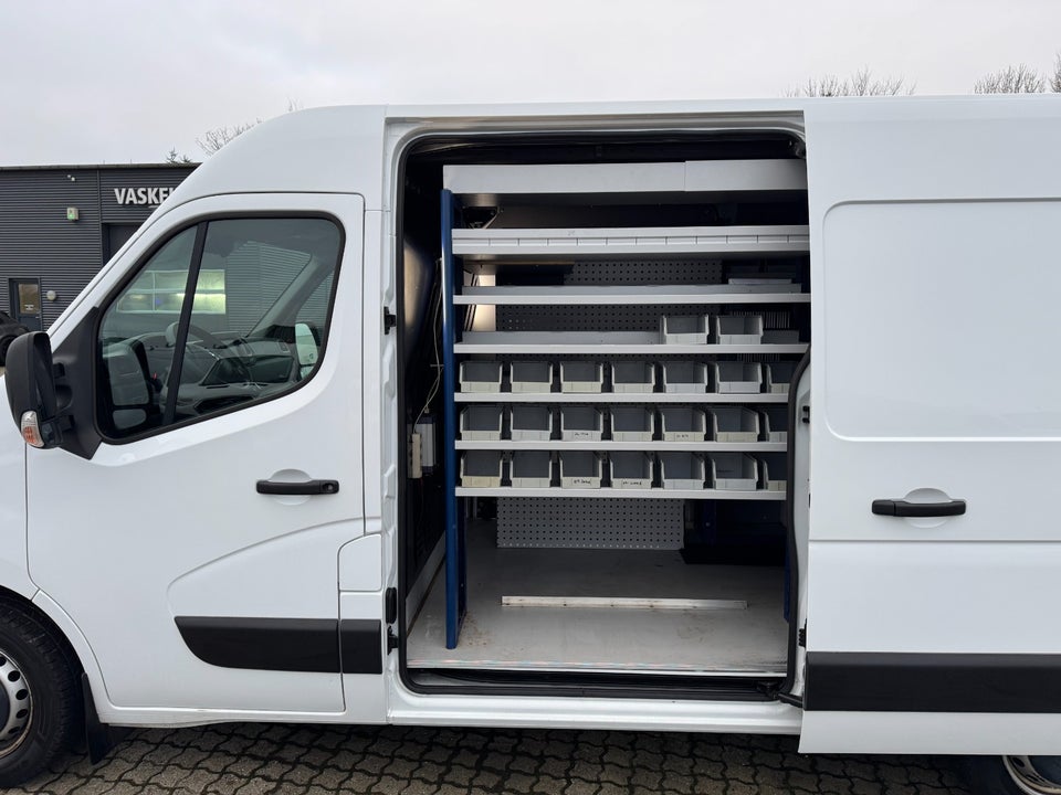 Renault Master IV T35 2,3 dCi 180 L2H2 Kassevogn