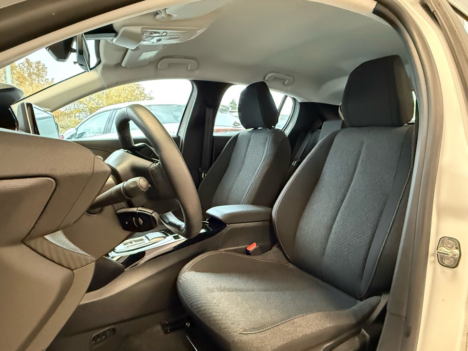 Peugeot e-208 50 Style 5d