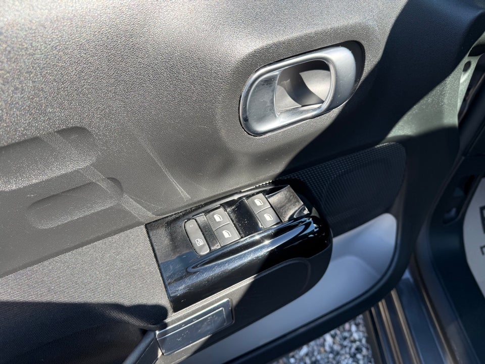 Citroën C3 1,2 PureTech 83 Shine 5d