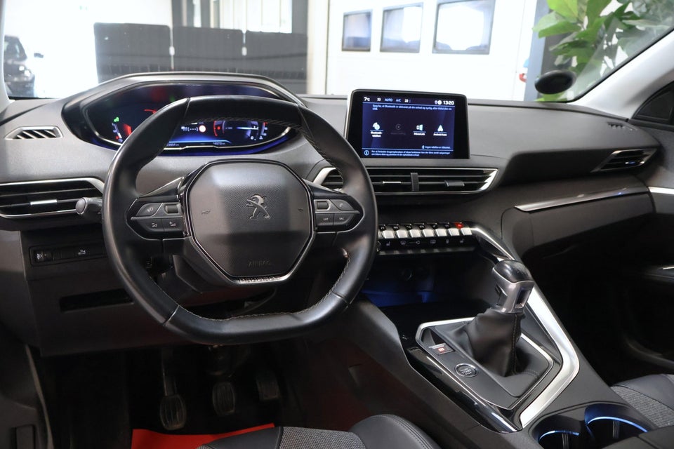 Peugeot 5008 1,5 BlueHDi 130 Allure 7prs 5d