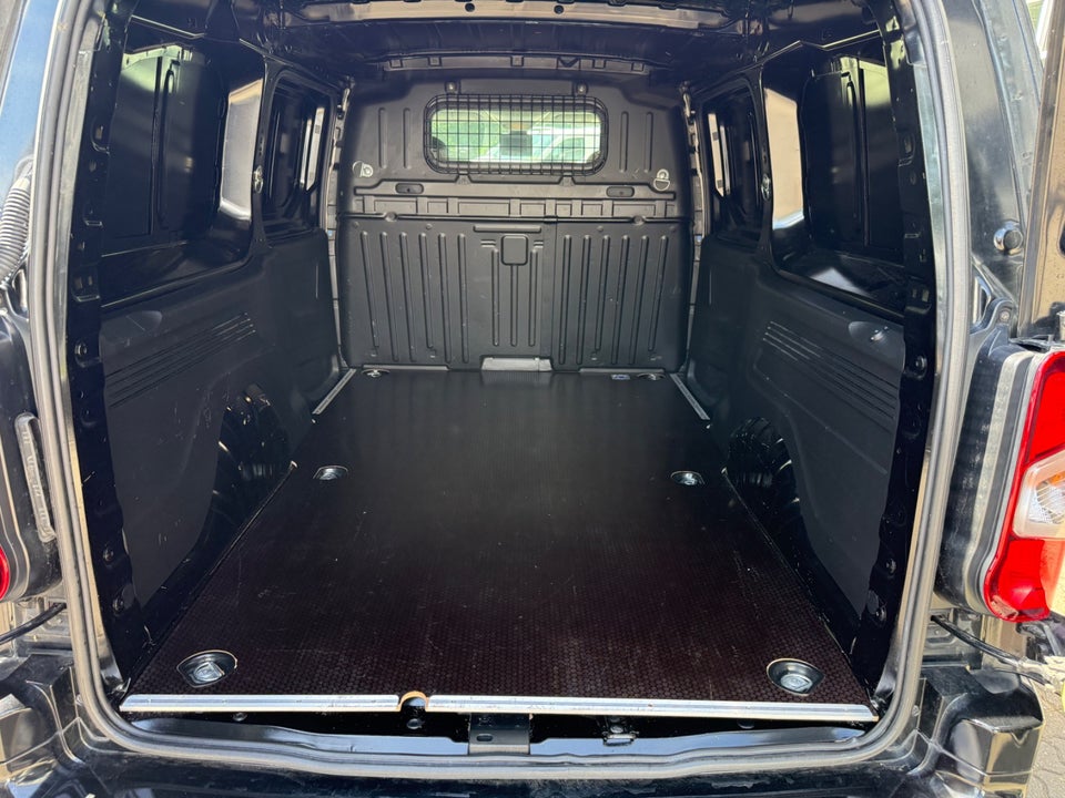 Peugeot Partner 1,5 BlueHDi 100 L2V2 Ultimate Van