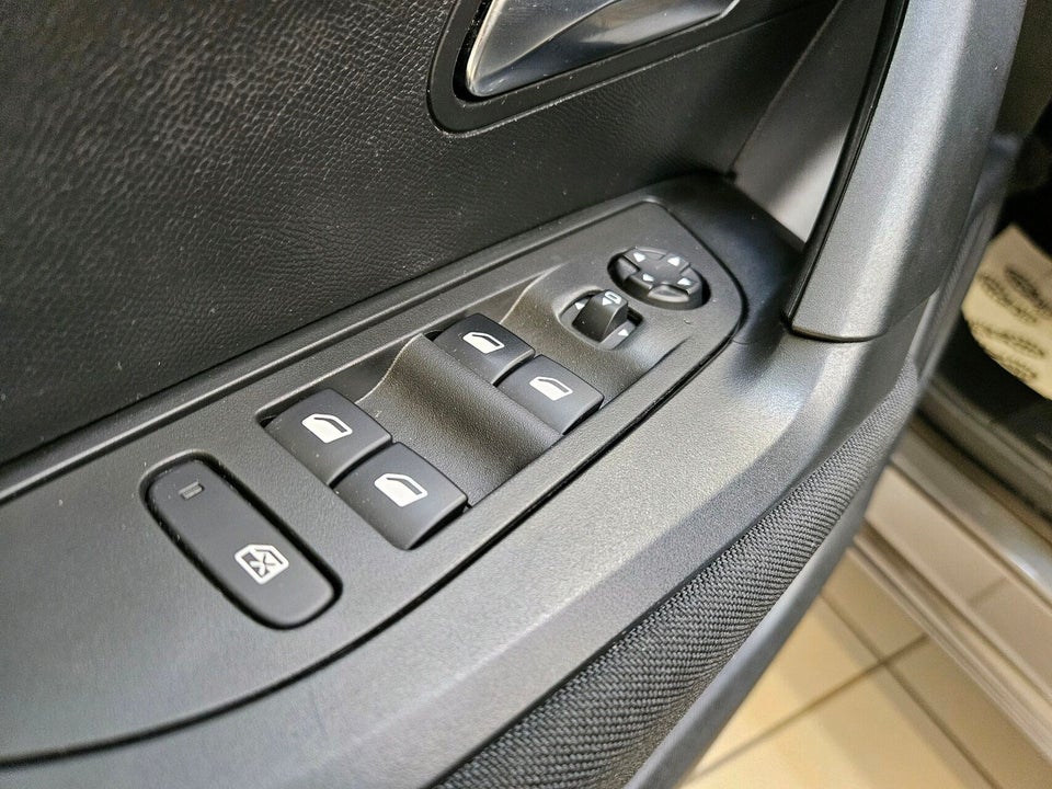 Peugeot 2008 1,2 PureTech 130 Active Limited EAT8 5d