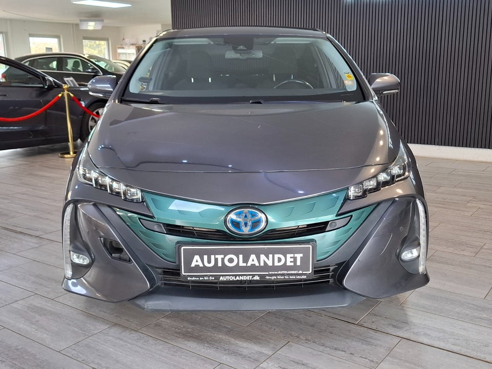 Toyota Prius 1,8 Plug-in Hybrid H4 MDS 5d