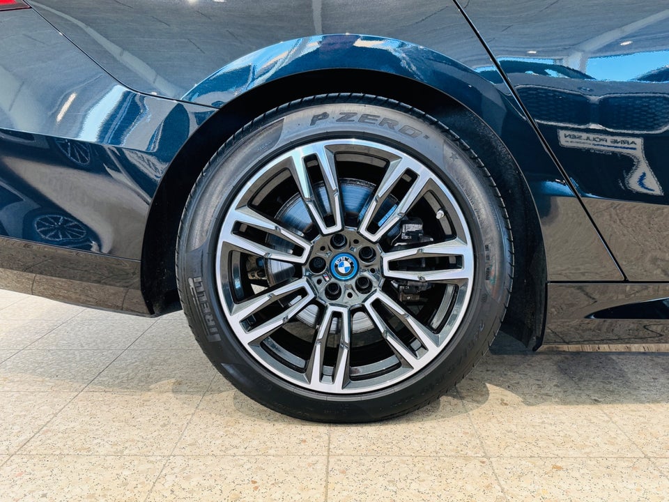 BMW i5 eDrive40 M-Sport 4d