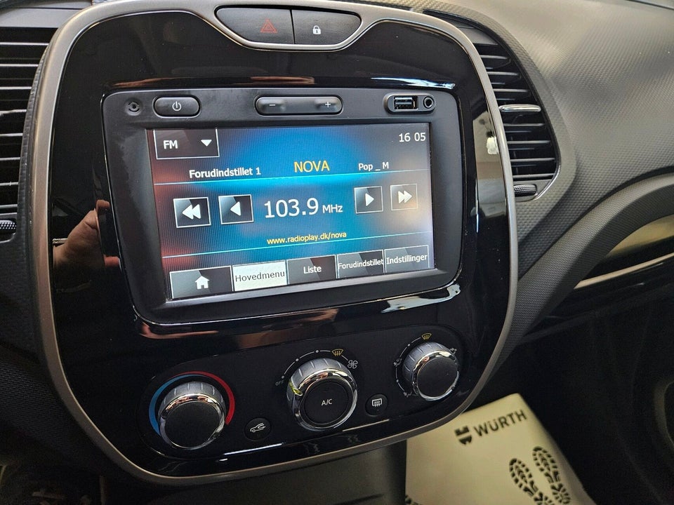 Renault Captur 0,9 TCe 90 Expression Navi Style 5d