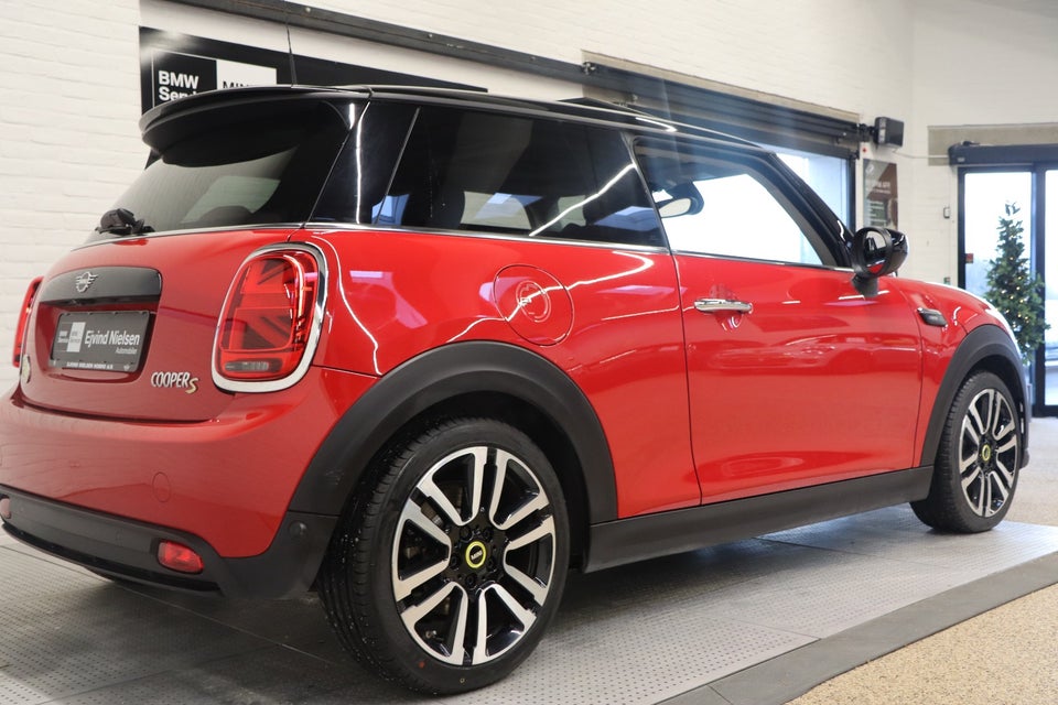 MINI Cooper SE Camden 3d