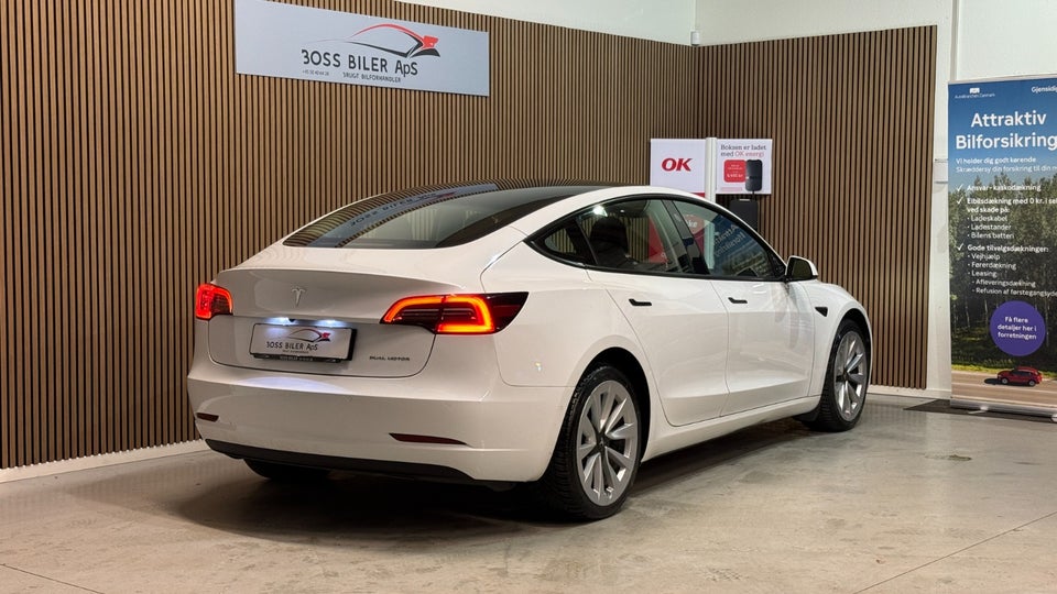 Tesla Model 3 Long Range AWD 4d