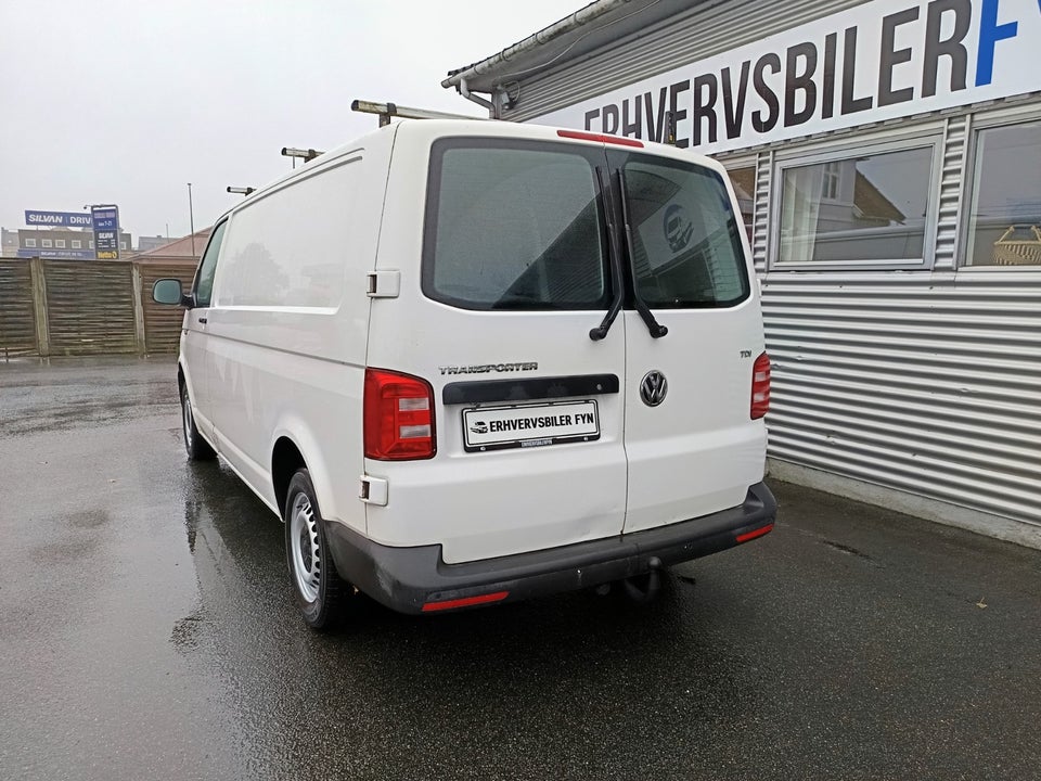 VW Transporter 2,0 TDi 114 Kassevogn lang BMT